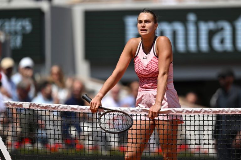 Aryna Sabalenka exacerbated handshake snub by waiting at the net, says Ukraine’s Elina Svitolina