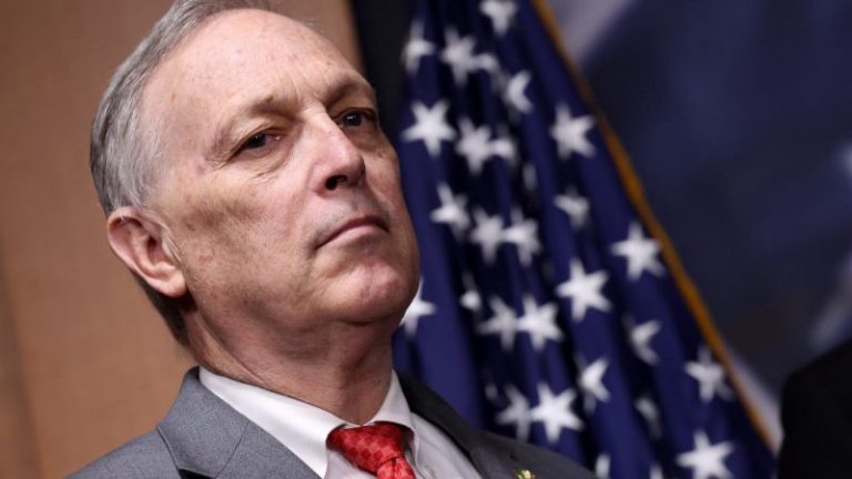 Arizona Rep. Biggs raises alarm about unattended ports of entry ‘left open’ at U.S.-Canada border