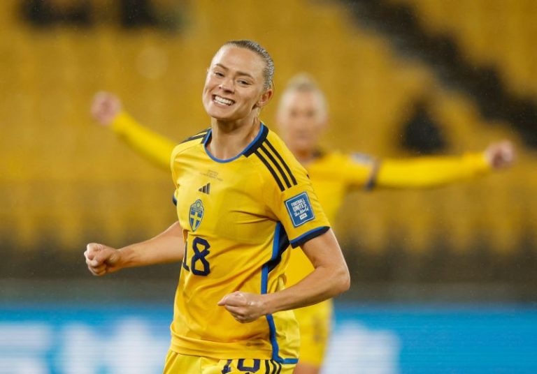 Late Sweden winner denies South Africa historic Women’s World Cup draw; Netherlands wins