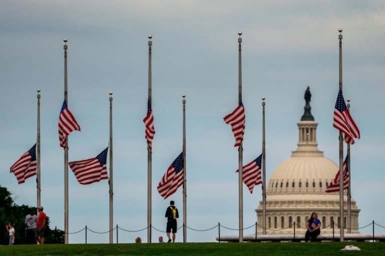 What travel warnings do other nations give their citizens about US violence?