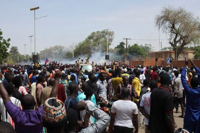 Pro-coup protesters in Niger shout ‘long live Putin’ as new leaders face calls to cede power