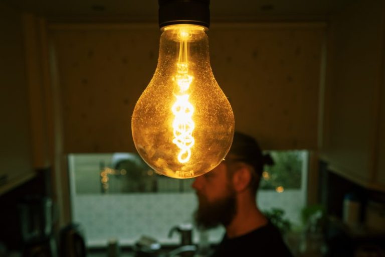 Prepare to flick off your incandescent bulbs for good under new US rules that kicked in this week