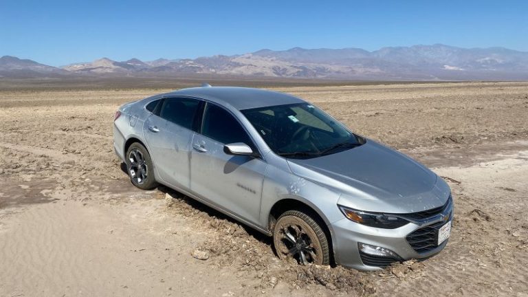 Man treated for heat illness after getting lost and driving off-road in Death Valley