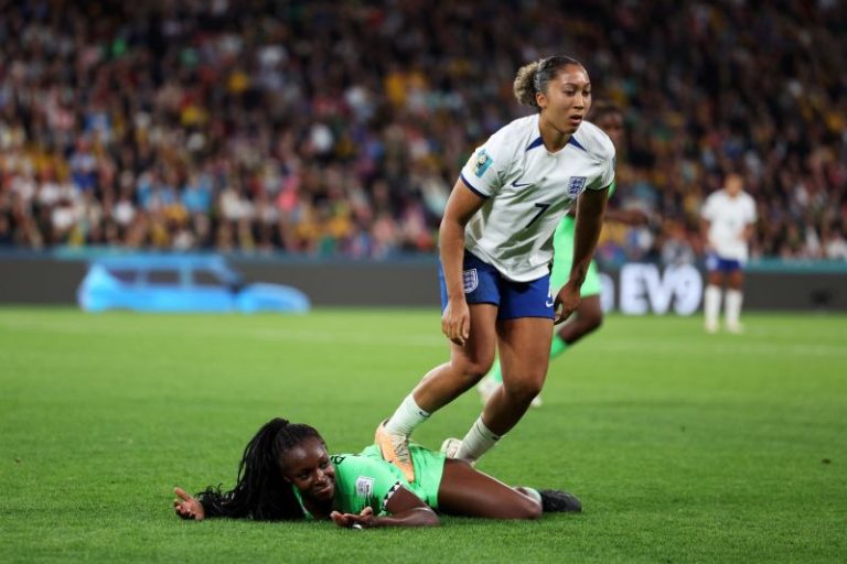 England’s Lauren James apologizes for red card after stepping on Nigeria’s Michelle Alozie