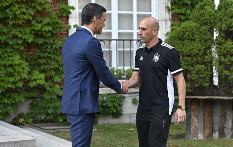 Spain’s prime minister says football federation president’s apologies for kissing Jennifer Hermoso are ‘not enough’