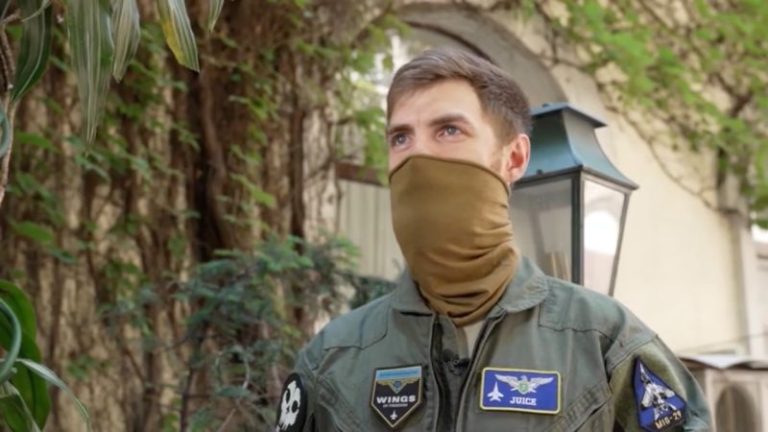 Well-known Ukrainian pilot ‘Juice’ among 3 dead in plane crash