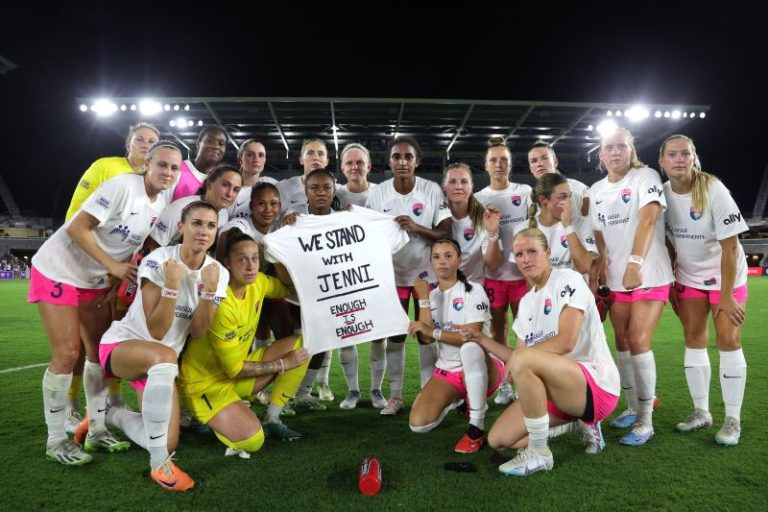 Soccer world rallies behind Jenni Hermoso to leave Luis Rubiales looking increasingly isolated