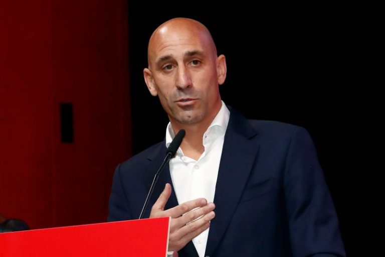 Spain’s regional soccer chiefs call on Luis Rubiales to resign over unwanted kiss with Jenni Hermoso