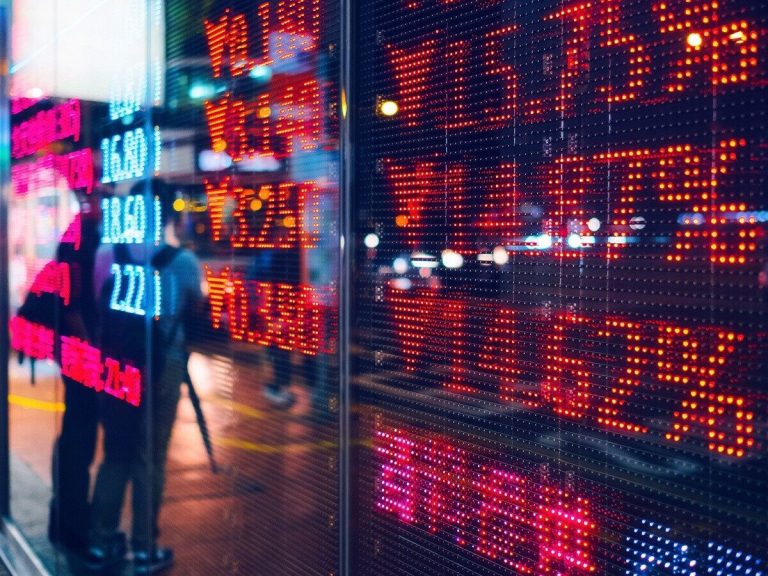 Wall Street extends a three-day losing streak on bond jitters