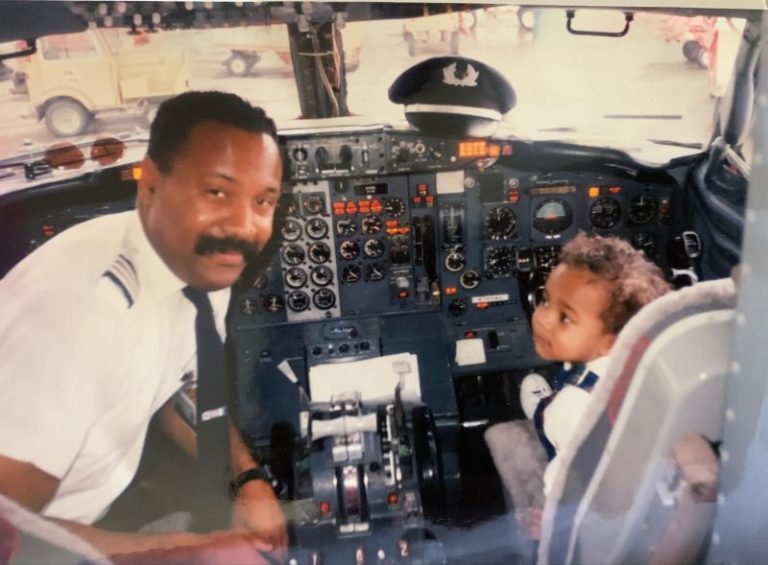 A kid posed with his pilot dad in an airplane. Almost 30 years later they recreated the photo