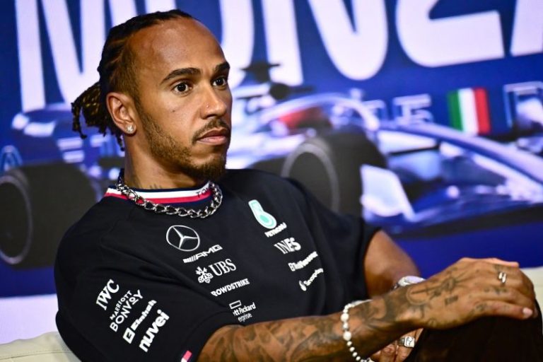 Lewis Hamilton criticizes ‘completely unacceptable’ comments from Red Bull’s Helmut Marko about Sergio Pérez