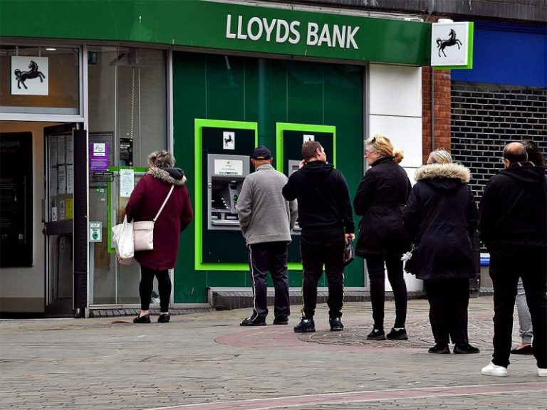 Choppy day for Lloyds as it reverses earlier losses